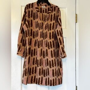 Fossil Long-Sleeve Feather-Print Shift Dress in Tan, Brown & Pink